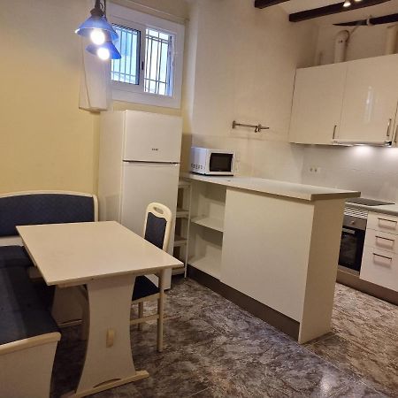 2 Bedrm Bcn Down Ac Wifi 30 Nigths Min Lejlighed Barcelona Eksteriør billede