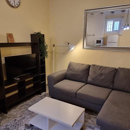 2 Bedrm Bcn Down Ac Wifi 30 Nigths Min Lejlighed Barcelona Eksteriør billede